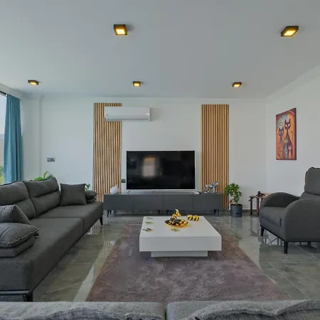 Havuz Jakuzili Luex Villa Fethiye