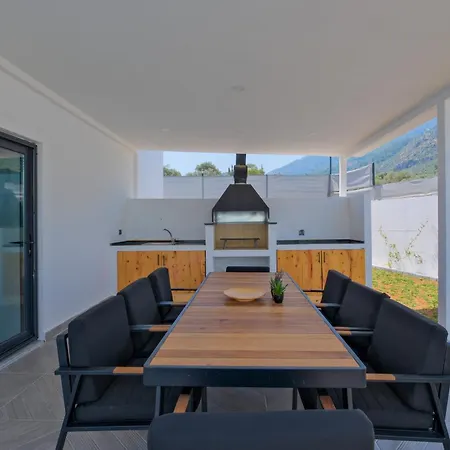 Havuz Jakuzili Luex Villa Fethiye